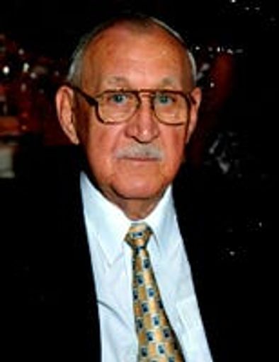 Tom Hewett, Jr.